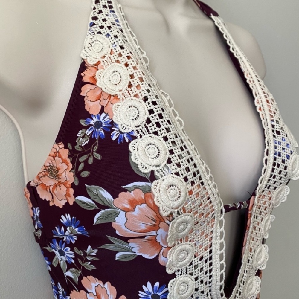 🌺 KONA SOL one piece swimsuit
Floral Crochet Boho Large V-neck
Tie Neck Soft - Picture 4 of 9